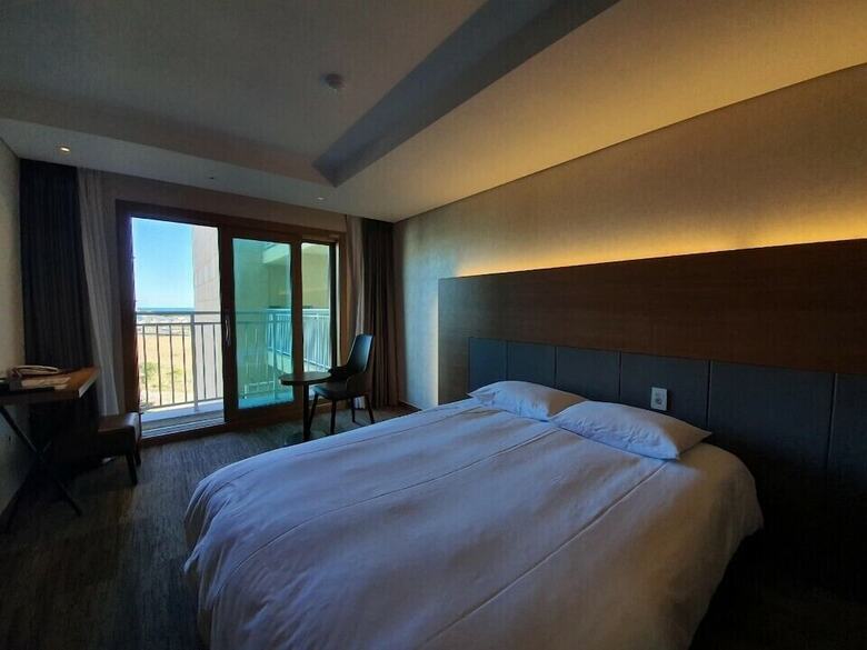 Golden Tulip Jeju Seongsan Hotel