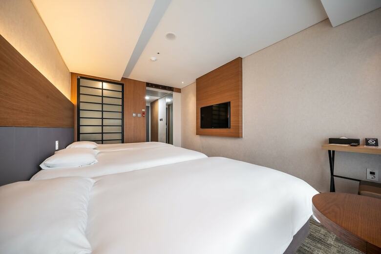 Golden Tulip Jeju Seongsan Hotel