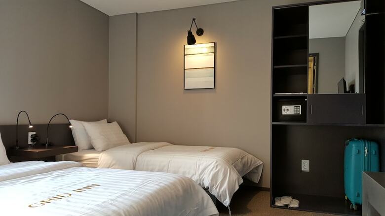 Grid Inn Hotel