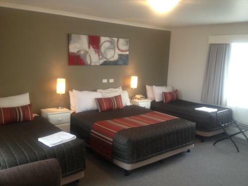 Redwood Manor Motel Apartments