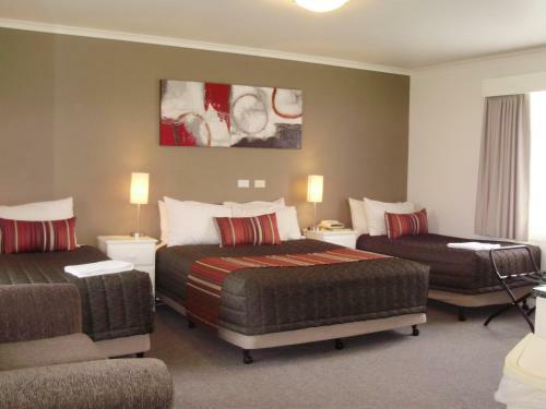 Redwood Manor Motel Apartments
