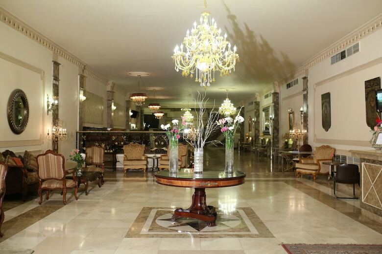 Hotel Paradise Inn Beach Resort