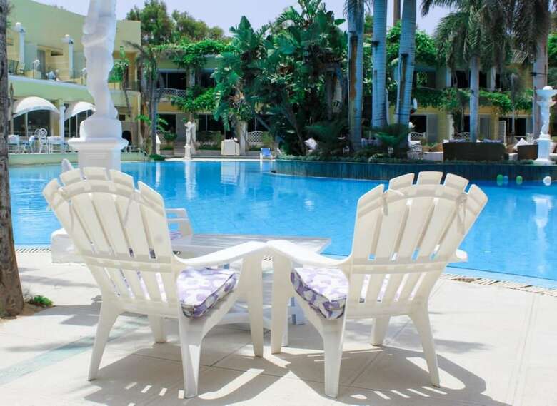 Hotel Paradise Inn Beach Resort