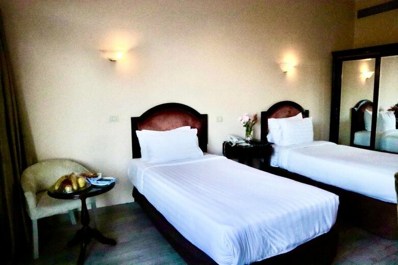 Hotel Paradise Inn Beach Resort