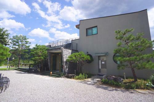 Oikos Holiday Home