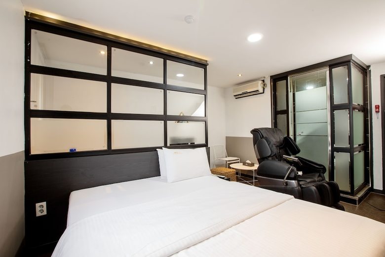 M7 Business Hotel