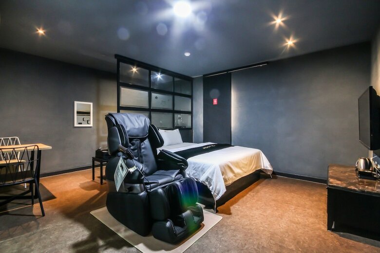 M7 Business Hotel