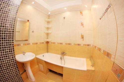 Apartment On Tolebaeva 32