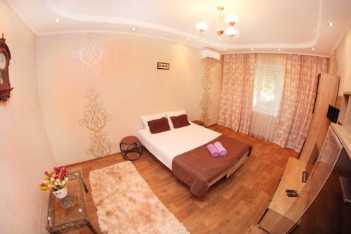 Apartment On Tolebaeva 32