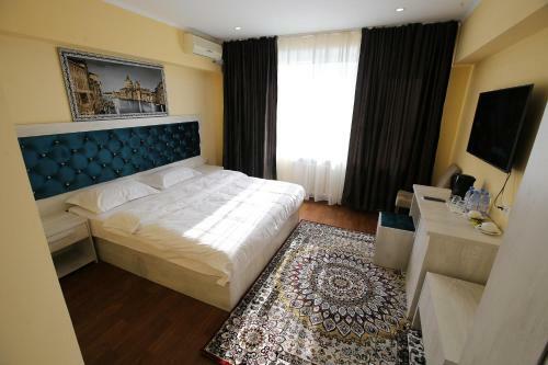 Altai Business Hotel