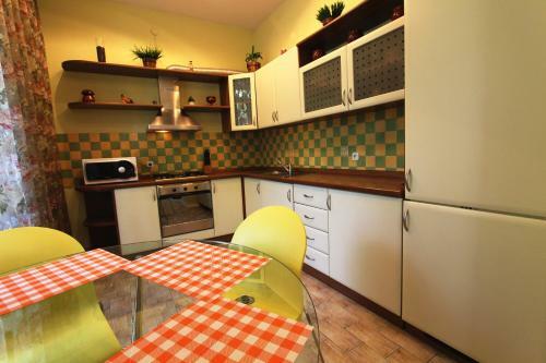 Nadezhda Apartments On Abylai Khan Ave.