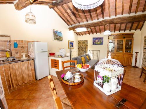 Lavish Cottage In San Marcello Pistoiese With Pool