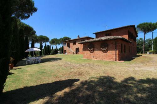 Sant'anastasio Villa Sleeps 24 Pool