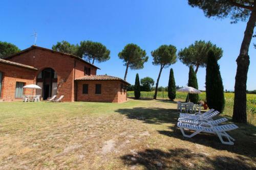 Sant'anastasio Villa Sleeps 24 Pool