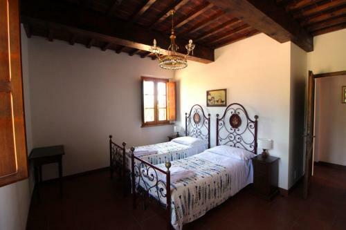 Sant'anastasio Villa Sleeps 24 Pool