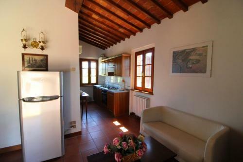 Sant'anastasio Villa Sleeps 24 Pool