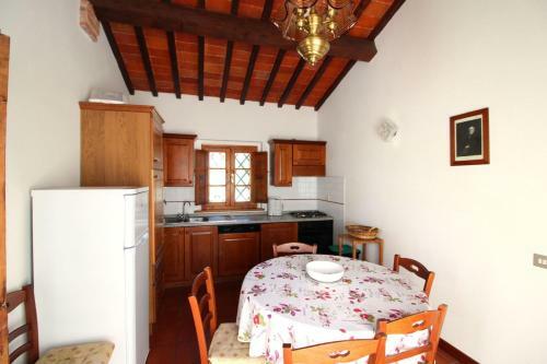 Sant'anastasio Villa Sleeps 24 Pool