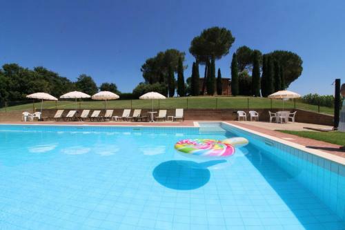 Sant'anastasio Villa Sleeps 24 Pool
