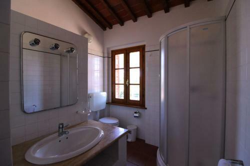 Sant'anastasio Villa Sleeps 24 Pool