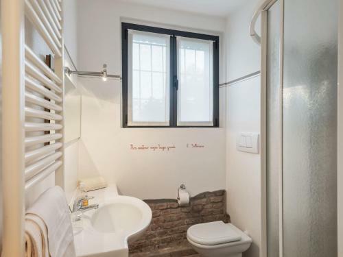 Quiant Apartment In Stagno Lombardo With Garden