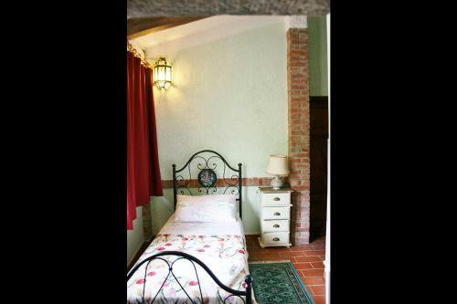 Malpertuso Villa Sleeps 9 Pool Wifi