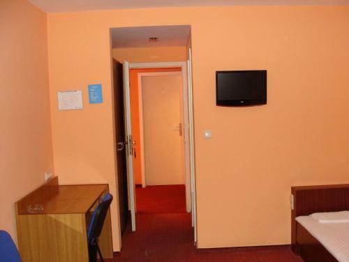 Hostal Pension Lan