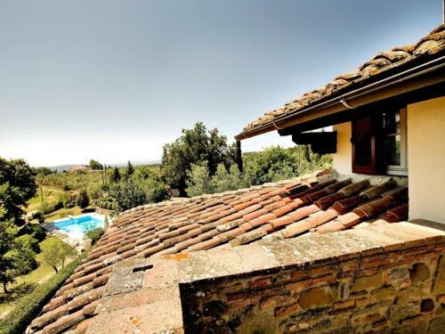 Torricella Villa Sleeps 8 Pool Wifi