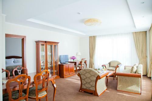 Caspian Riviera Grand Palace Hotel