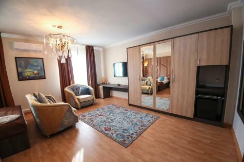 Infinity Plaza Hotel