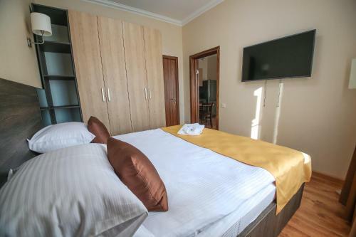 Infinity Plaza Hotel