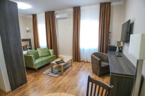 Infinity Plaza Hotel
