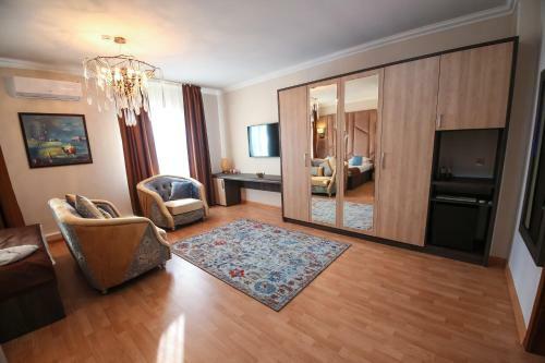Infinity Plaza Hotel
