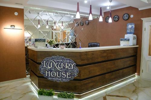 Hostal Luxury House