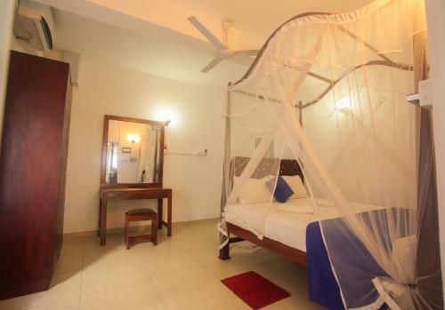 Hotel Tharanga Surfing Villa
