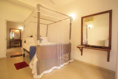 Hotel Tharanga Surfing Villa