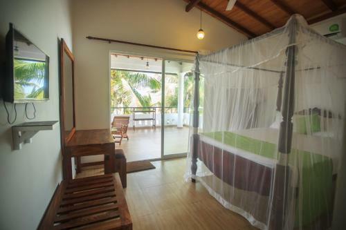 Hotel Tharanga Surfing Villa