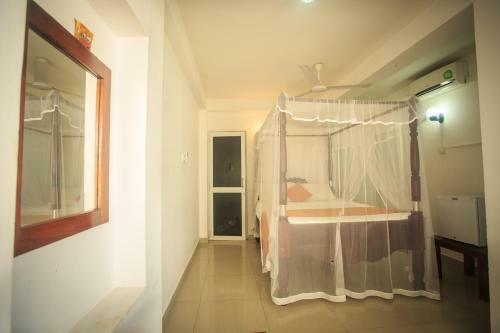Hotel Tharanga Surfing Villa