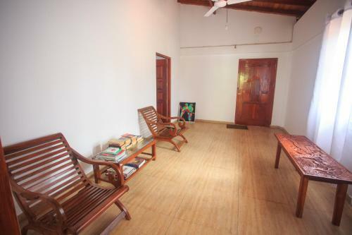 Hotel Tharanga Surfing Villa