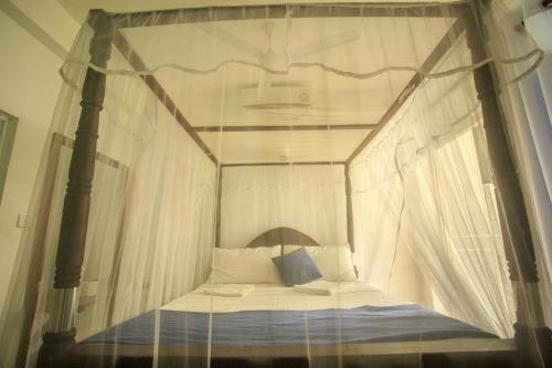 Hotel Tharanga Surfing Villa