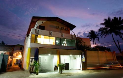 Hotel Tharanga Surfing Villa
