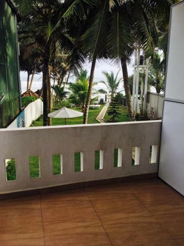 Hotel Tharanga Surfing Villa