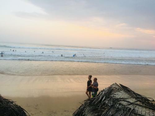Hotel Tharanga Surfing Villa