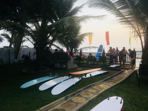 Hotel Tharanga Surfing Villa