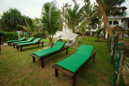 Hotel Tharanga Surfing Villa