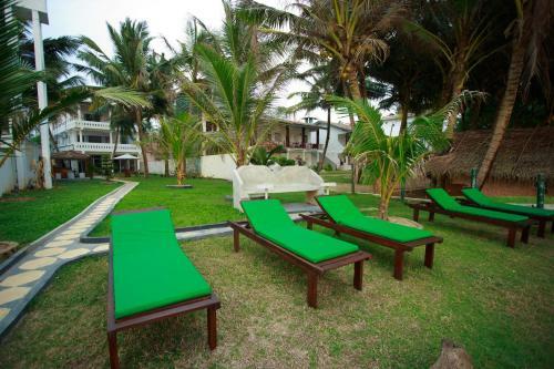 Hotel Tharanga Surfing Villa