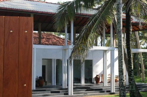 Hotel Shaka Surf Camp