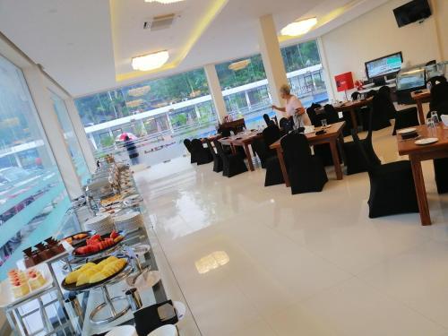 Saru Blue Sapphire Hotel