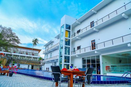 Saru Blue Sapphire Hotel