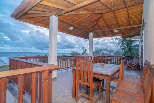 Oyo 421 New Beach View Hotel