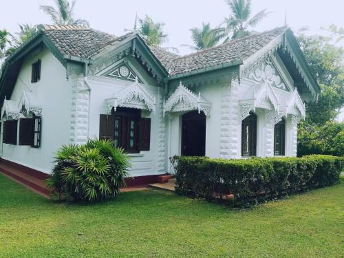 Old Parkland Hostel